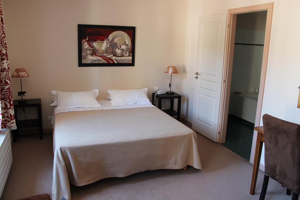 Les Cigognes Otel Abreschviller Oda fotoğraf
