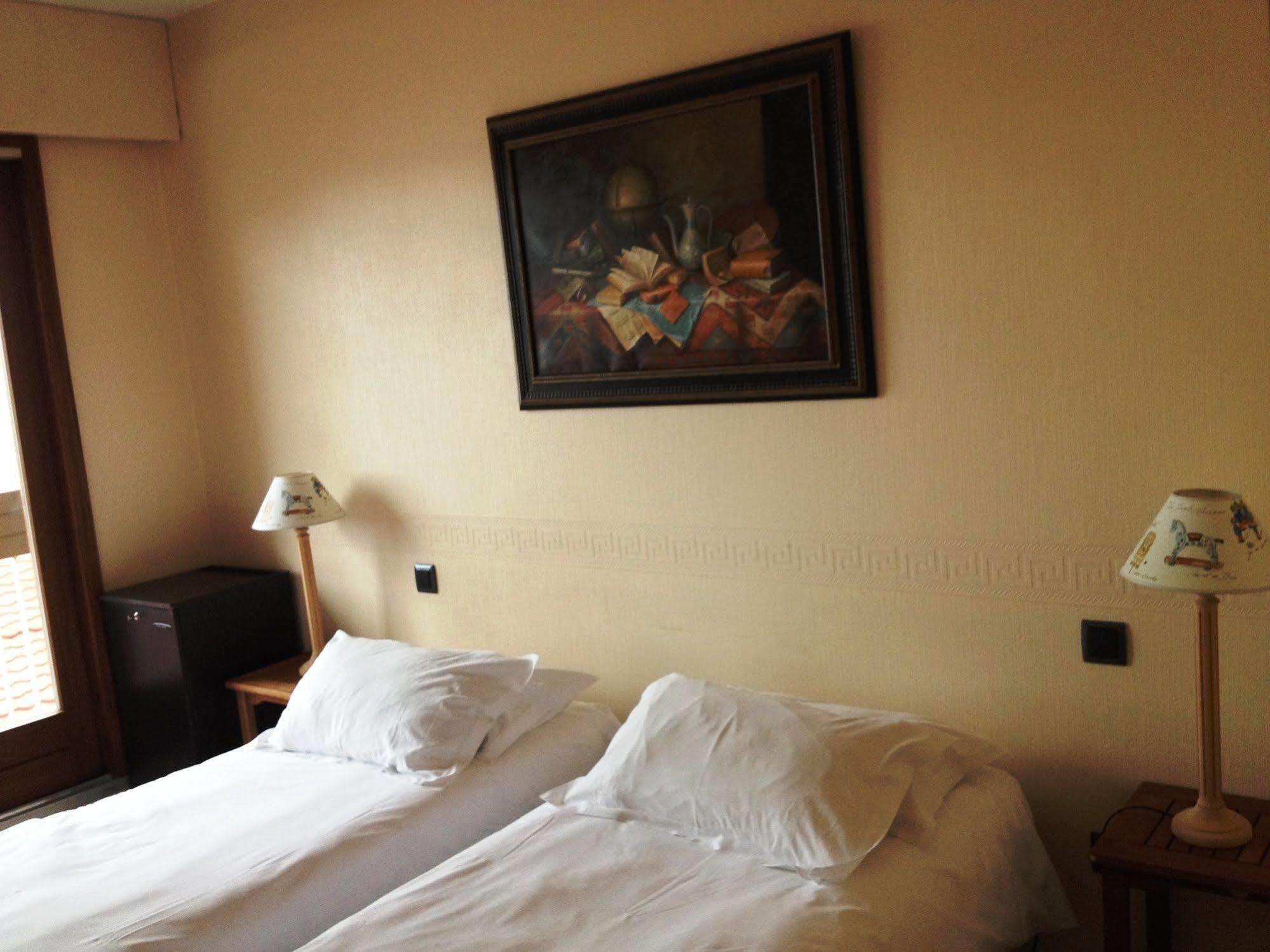 Les Cigognes Otel Abreschviller Dış mekan fotoğraf